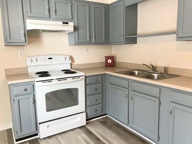 Building Photo - 501 Oak Leaf Dr
