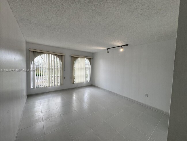 Foto del edificio - 10651 SW 108th Ave