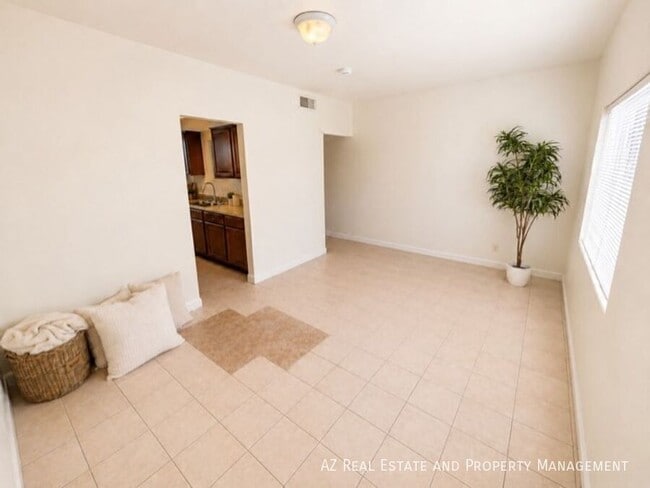 Photo - 1229 W Pierce St-2 Apartment