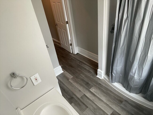 Foto del edificio - 2127 Chippewa St