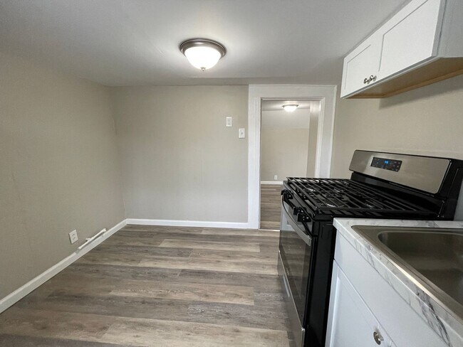 Foto del edificio - 218 E 7th St