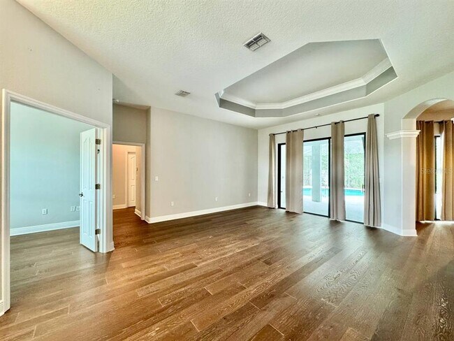 Building Photo - 30518 Colehaven Ct