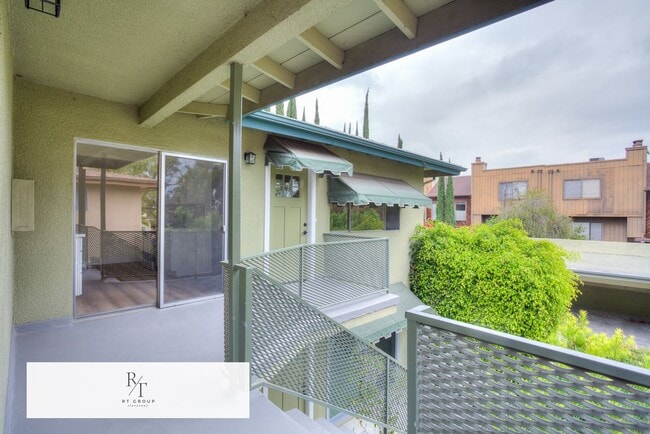 Building Photo - Fully Upgraded Spacious 2-Bedroom Unit in Prime Arcadia Location