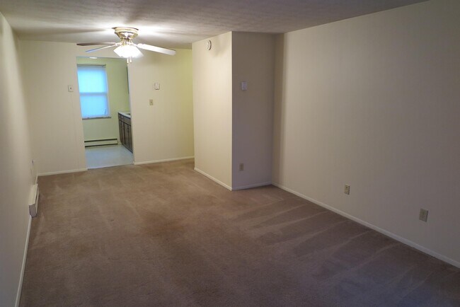Foto del edificio - 316 W 5th St