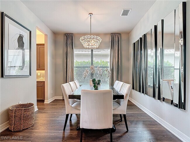 Foto del edificio - 10051 Spice Bush Ln