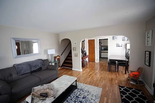 Building Photo - 220 Madison St