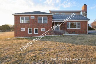 Building Photo - 3157 Santee Rd