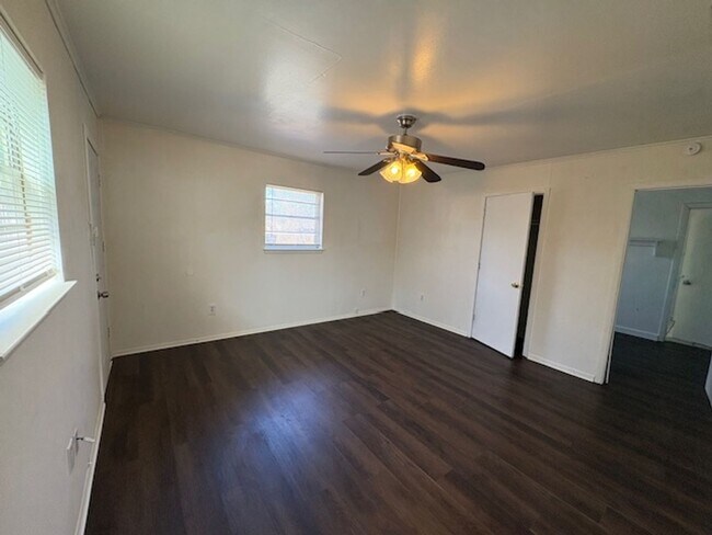 Foto del edificio - 3210 S 5th St