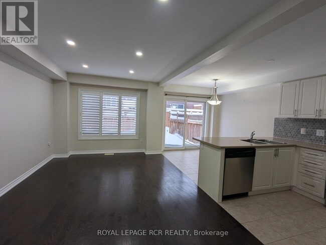 Building Photo - 20 C Line