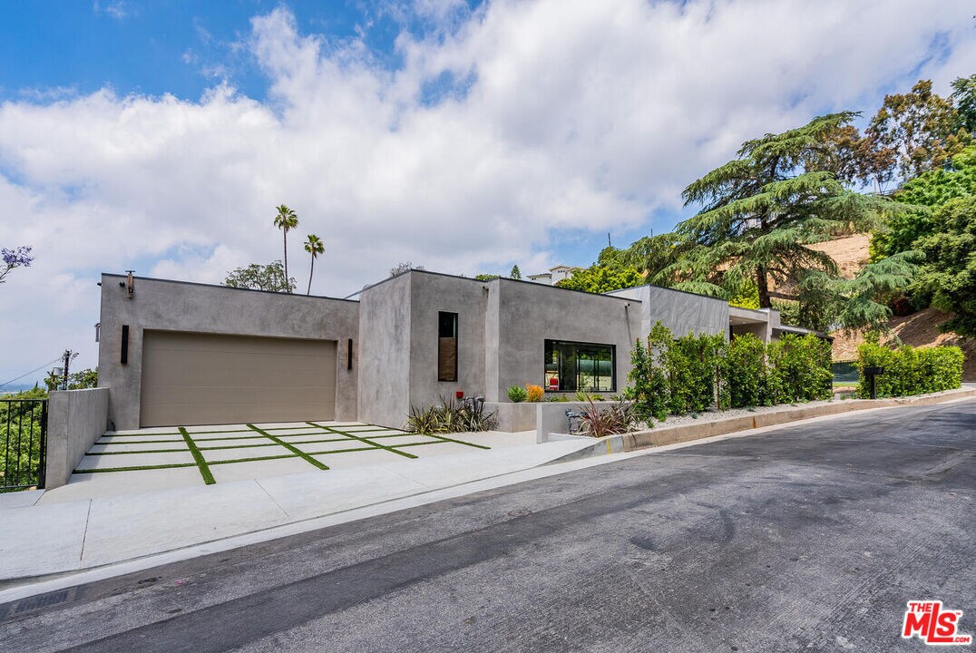 Primary Photo - 14753 Round Valley Dr