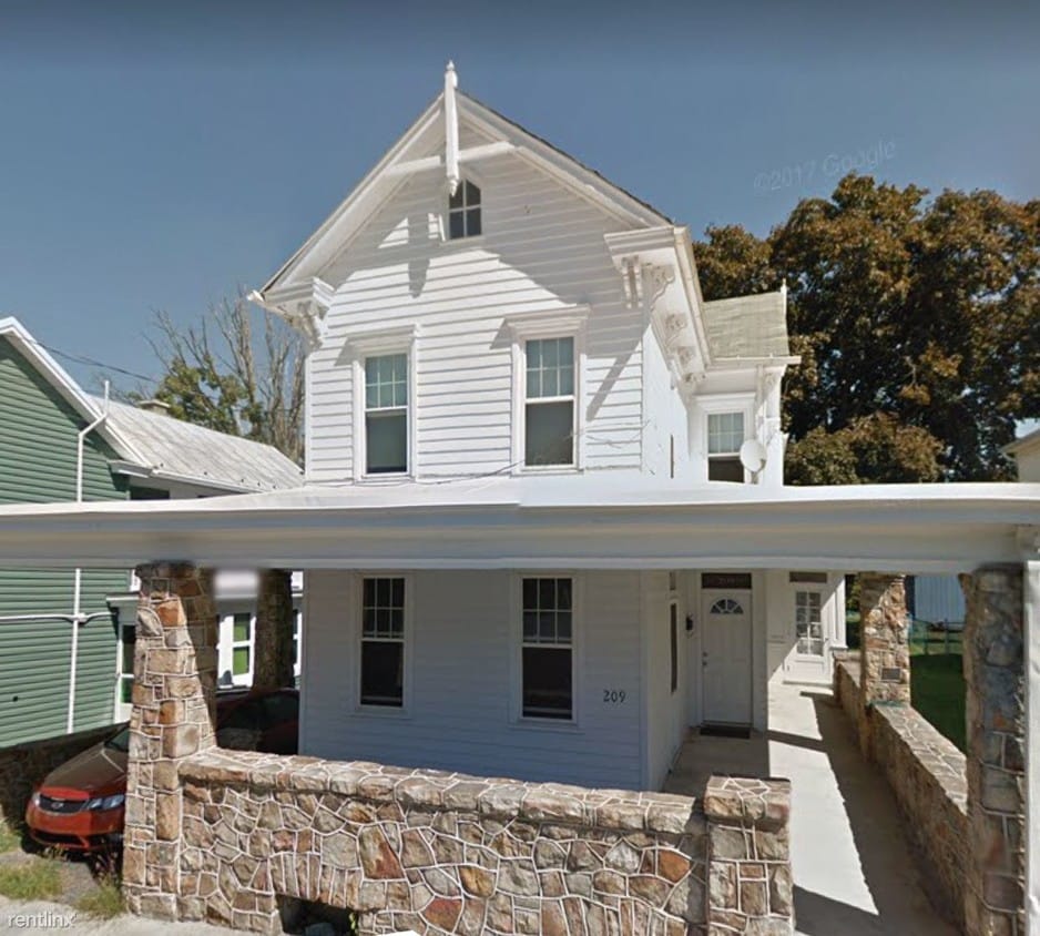 Primary Photo - 209 S Washington St