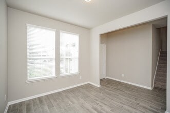 Building Photo - 5463 Grand View Dr