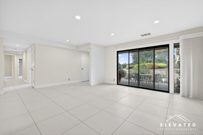 Building Photo - 458 Las Casitas Ct