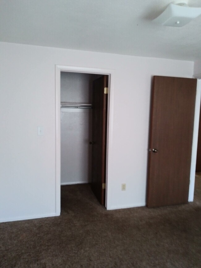 212 Birch St, Evanston, WY 82930 Apartments in Evanston, WY