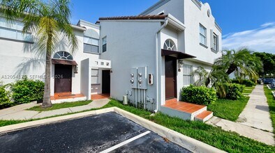 Building Photo - 4628 NW 97th Pl