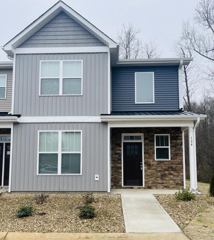 134 Creekland Wy, Taylors, SC 29687 House Rental in Taylors, SC