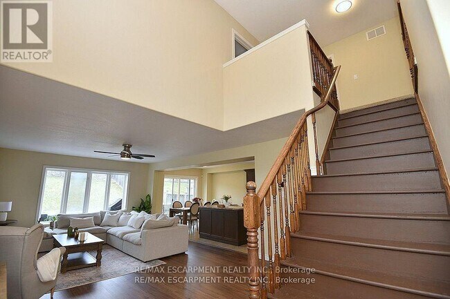 Building Photo - 47 Plum Tree Ln