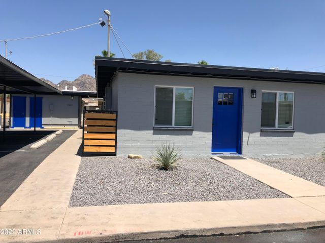 Building Photo - TERRIFIC 2 BEDROOMS 1 BATH SINGLE LEVEL UN...