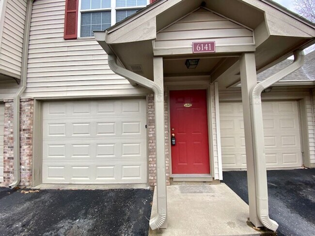 Building Photo - Beautiful 3 Bedroom 2 Full bathroom condo ...