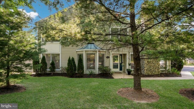 Foto del edificio - 48 Walton Ct