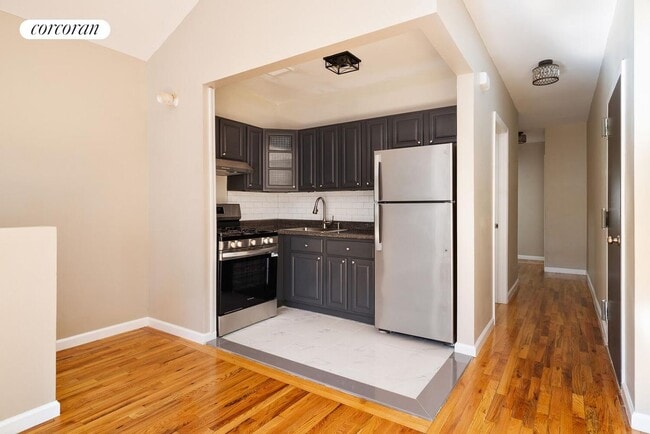 Building Photo - 315 E 163rd St