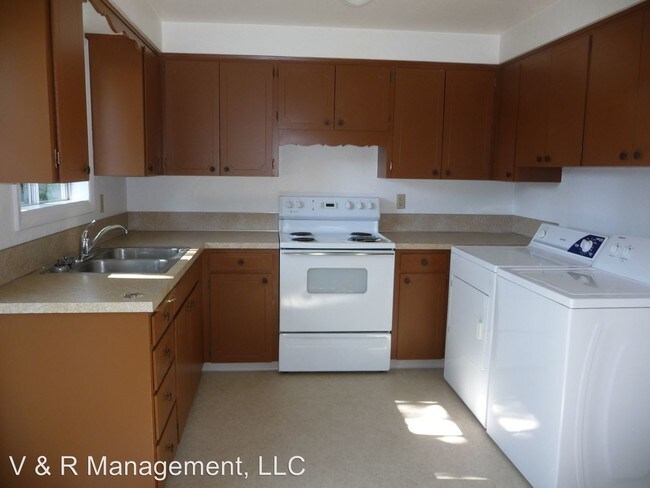 Building Photo - 2880 Lancaster Dr NE