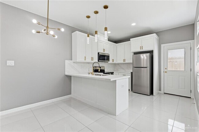 Foto del edificio - 25 Violet Ave W