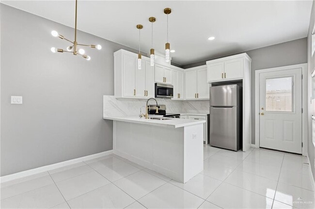 Foto del edificio - 25 Violet Ave W