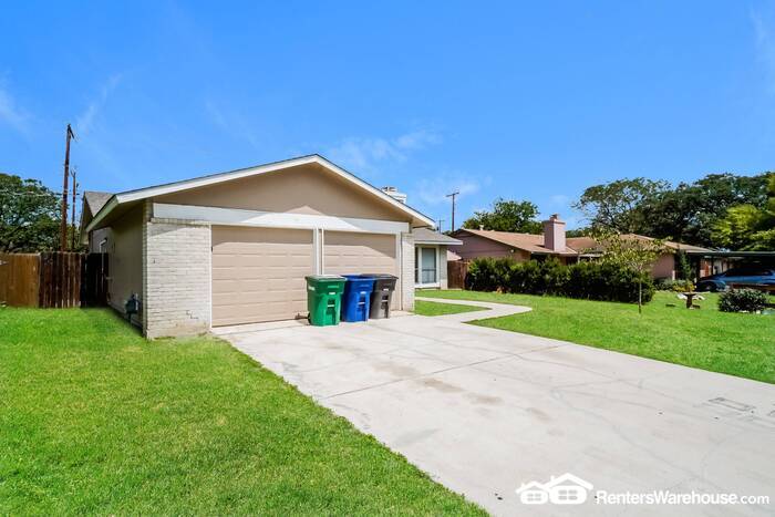Primary Photo - $500 off move-in special. Spacious 1 Story...