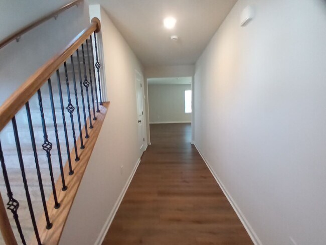 Foto del edificio - 70 Parkwood Ct