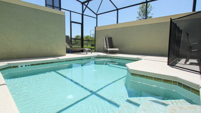 Foto del edificio - 8980 Majesty Palm Rd