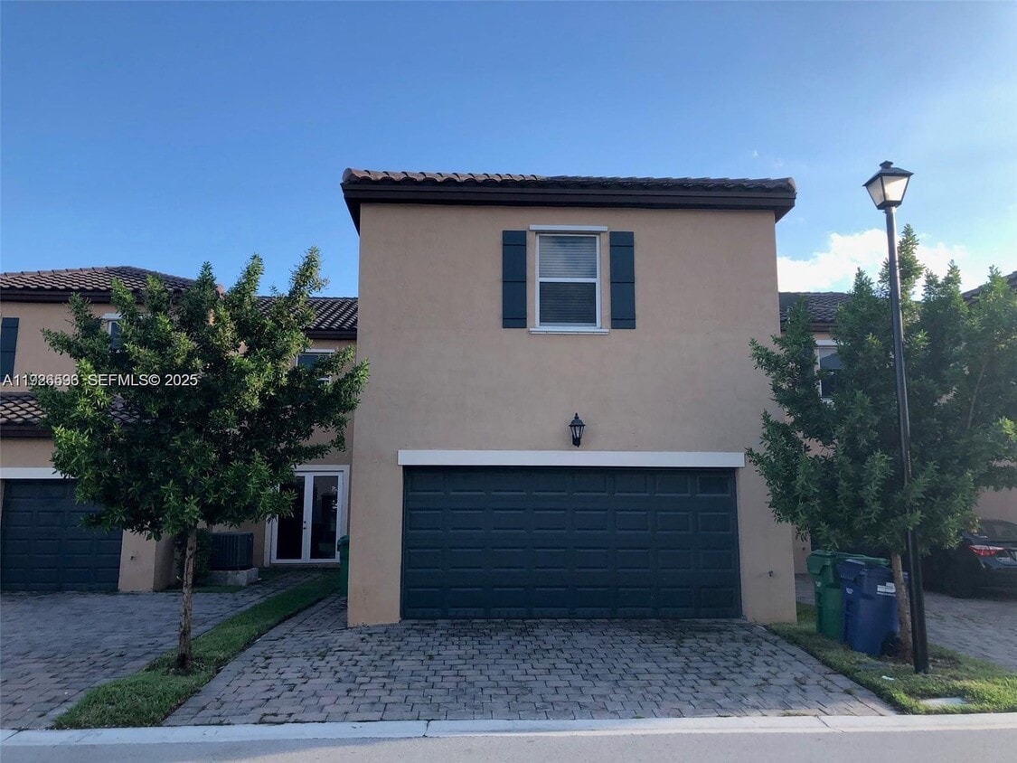 Primary Photo - 17127 SW 96th St