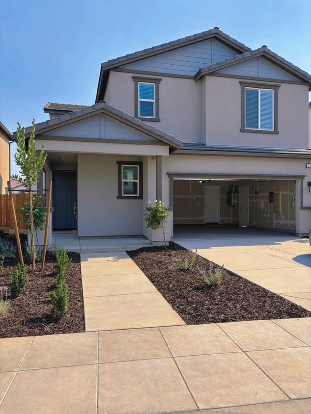 Foto principal - AVAILABLE SOON: Brand-New 2-Story Home wit...