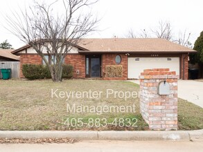 Building Photo - 5009 Kindling Ln