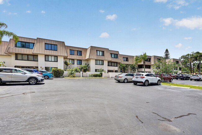 Foto del edificio - 1800 SE St Lucie Blvd