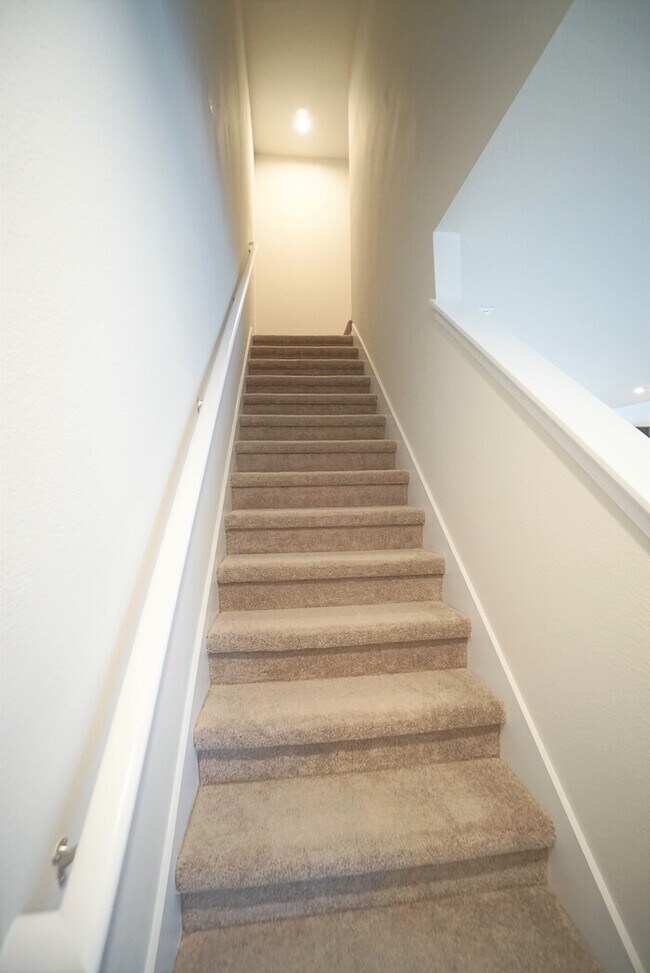 Building Photo - 2415 Hearth Dr