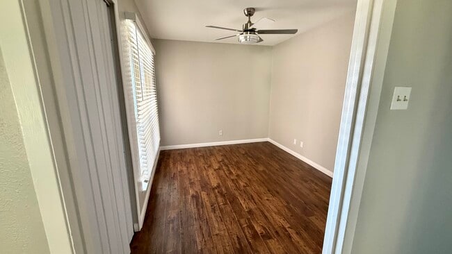 Foto del edificio - 1803 Redbud Cir