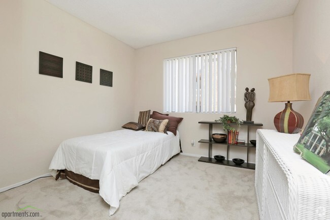 Bedroom - Allanza at The Lakes