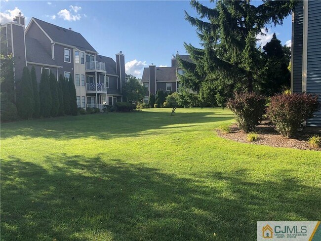 Building Photo - 394 Carhart Ct