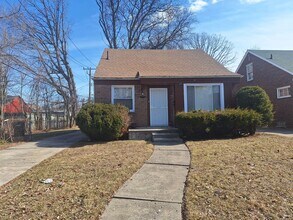 Building Photo - 17716 Greenview Ave