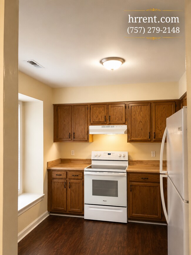 Foto del edificio - Amazing 3 Bedroom 2 Bathroom  Two-Story Single Family townhome located in the Nottingham-Westmore...