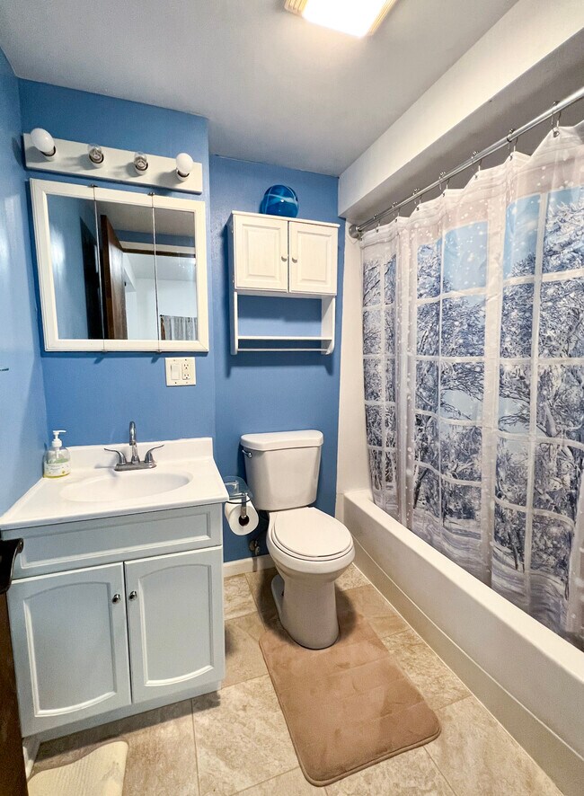 430 Stratford Ave, Waterloo, IA 50701 House Rental in Waterloo, IA