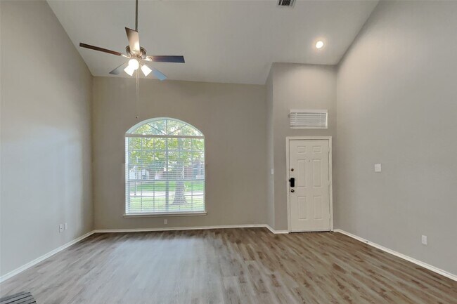 Foto del edificio - 16819 Kettle Creek Dr