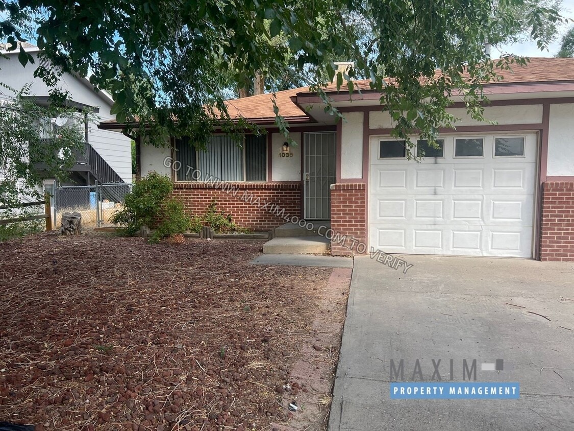 1035-1037 CEDAR WAY - 1035-1037 CEDAR WAY
