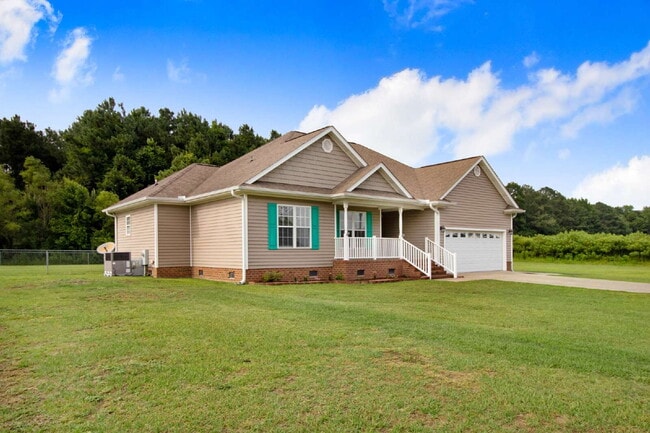Building Photo - ADORABLE 3 BR | 2 BA Home in Goldsboro *Lawn Care Included!*