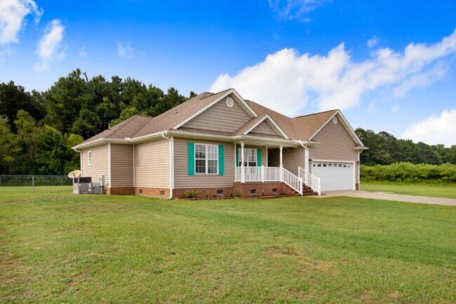 Foto del edificio - ADORABLE 3 BR | 2 BA Home in Goldsboro *Lawn Care Included!*