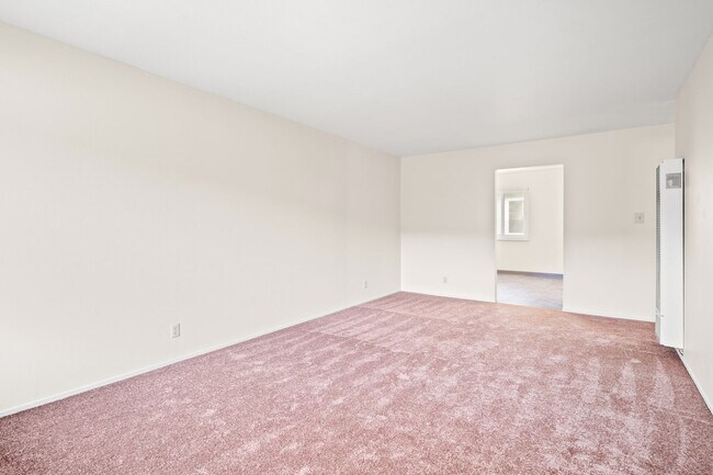 Foto del edificio - Garage & In-Unit Laundry! 3 Bedroom Apartm...