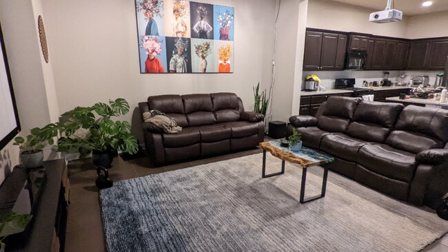 Foto del edificio - 1605 Arcilla St