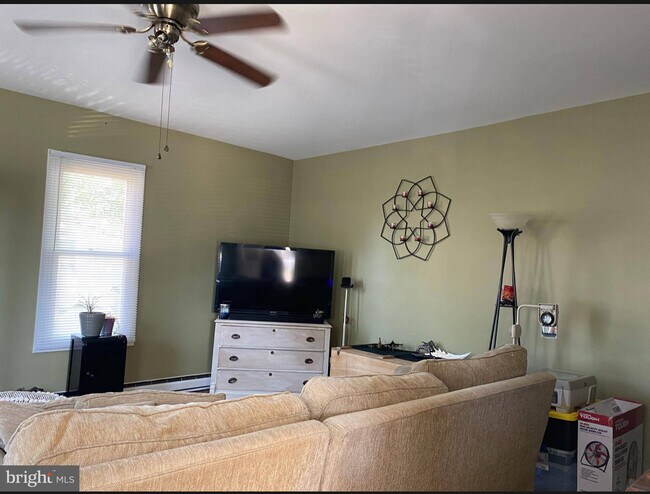 Foto del edificio - 211 Greenridge Rd