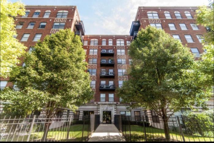 Primary Photo - 2 bedroom in Chicago IL 60653